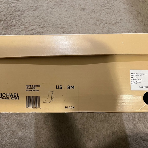 Michael Kors: KEKE BOOTIE LEATHER - Picture 6 of 6